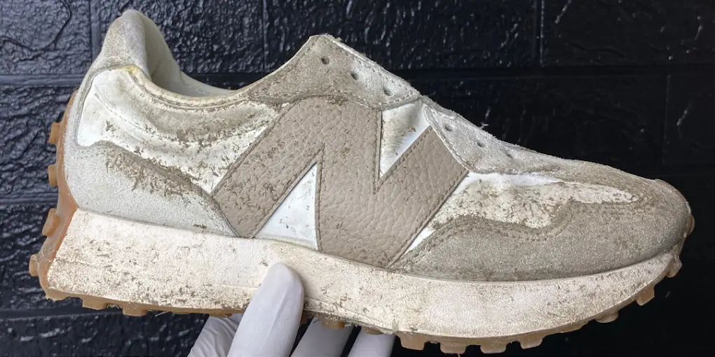 Sepatu kotor sebelum cuci